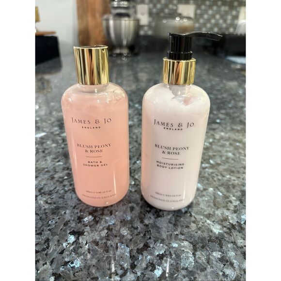 New James & Jo Blush Peony & Rose Bath & Body Set - Picture 2 of 5
